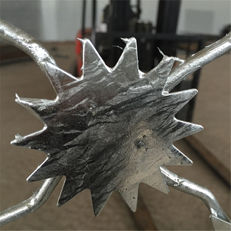 梅花刺防沖隔離網的規格及安裝案例展示圖片4