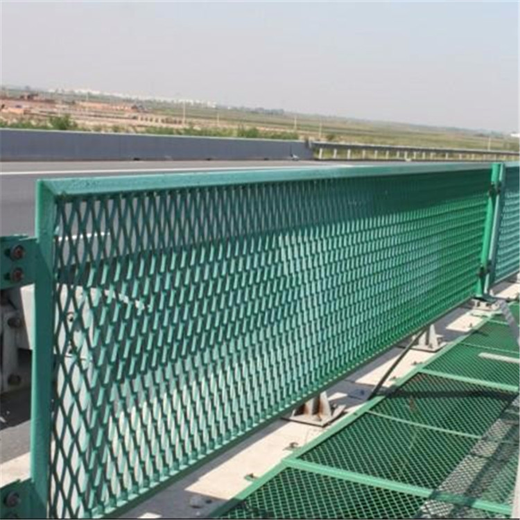 高速公路護欄網案例展示圖片3